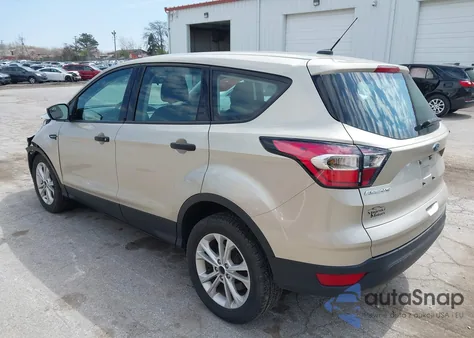 2017 Ford Escape S z USA, uszkodzony, nr VIN 1FMCU0F78HUB97666